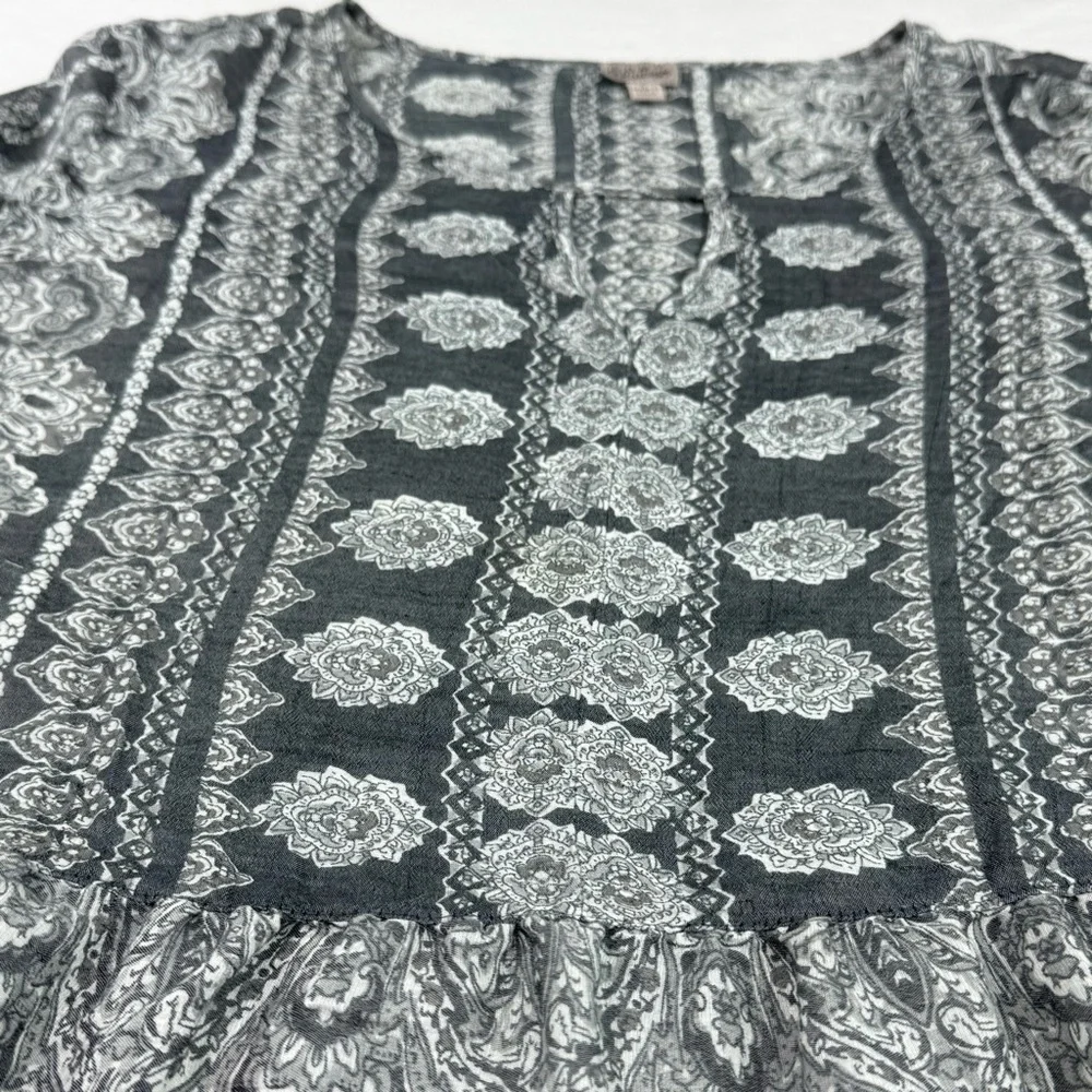 Como Vintage Gray and White floral paisley women’s Blouse Size L - Picture 7 of 10